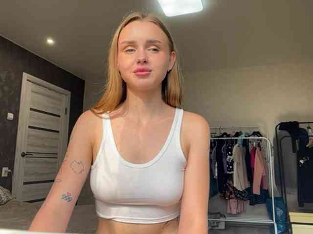 Lauregrage's cam show statistics and live stream