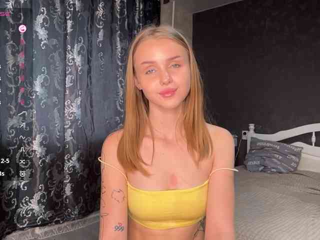 LaureGrage webcam