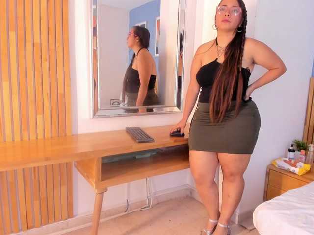 CurvyEmma