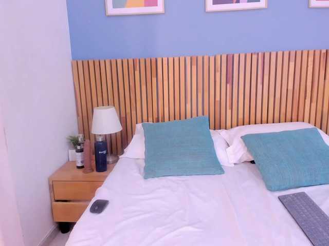 CurvyEmma live cam on BongaCams