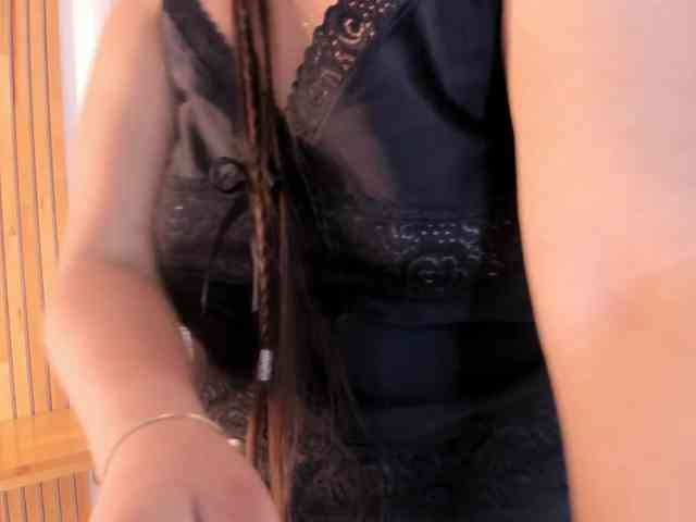 CurvyEmma