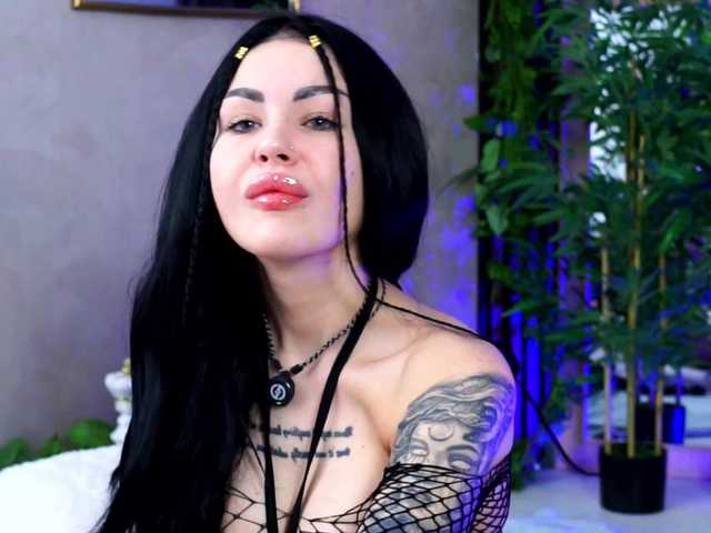 NaomyFlame live cam on BongaCams