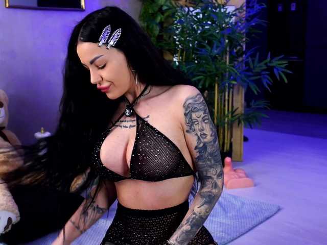NaomyFlame live cam