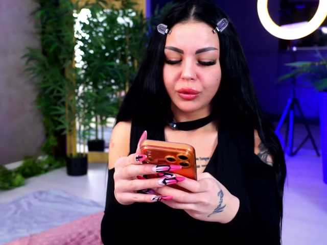 NaomyFlame live cam on BongaCams