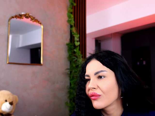 NaomyFlame live cam on BongaCams