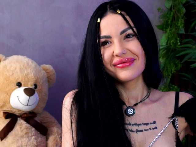 NaomyFlame live cam on BongaCams