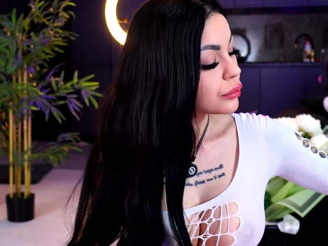 NaomyFlame live cam on BongaCams