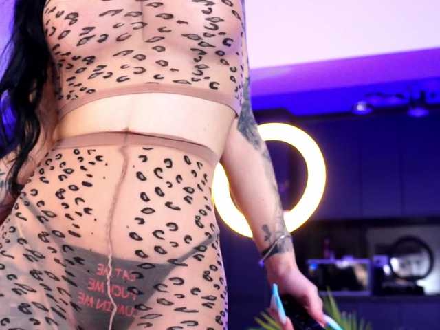 NaomyFlame live cam preview