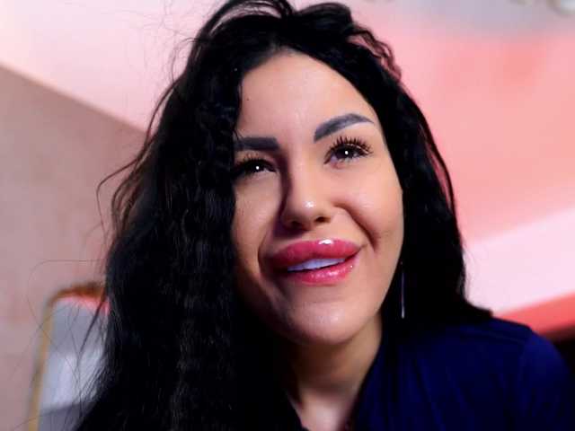 NaomyFlame live cam on BongaCams