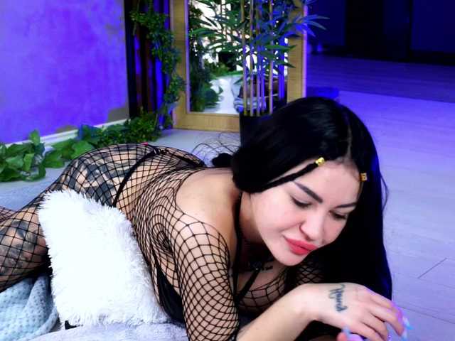 NaomyFlame live cam on BongaCams