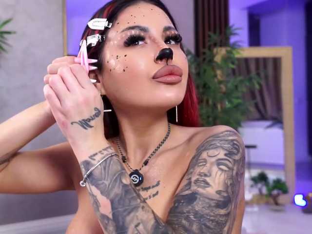 NaomyFlame live cam on BongaCams