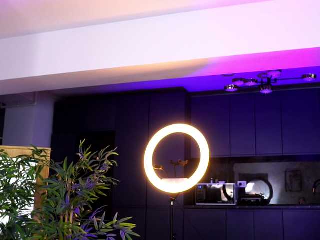 NaomyFlame live cam preview