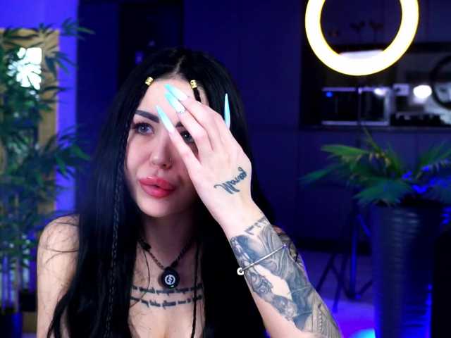 NaomyFlame live cam on BongaCams