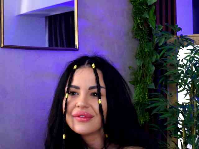 NaomyFlame webcam