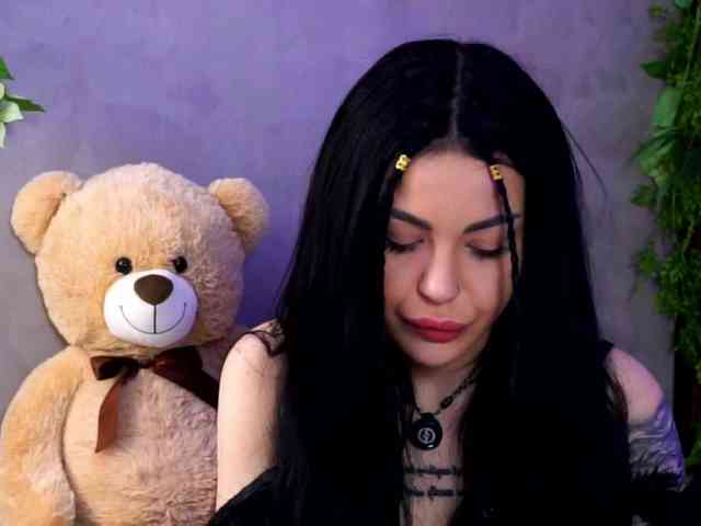 NaomyFlame webcam