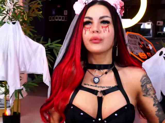 Modella: NaomyFlame