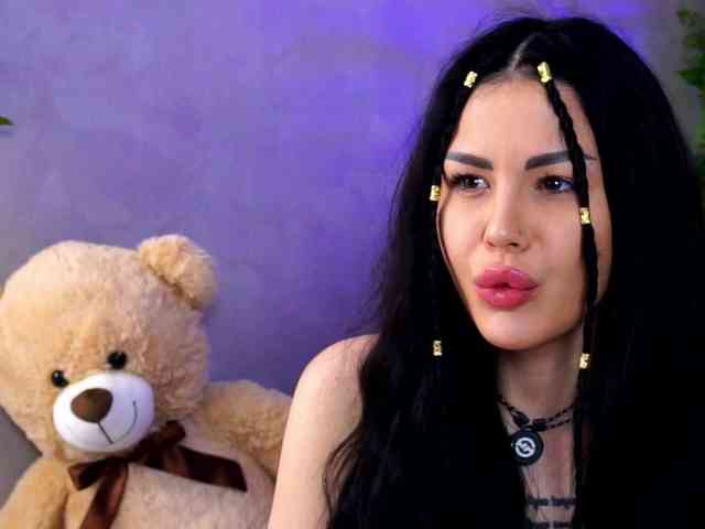 Modèle: NaomyFlame
