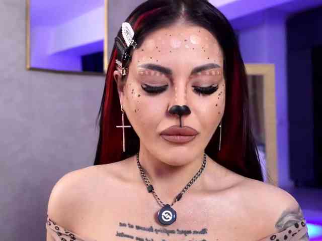 Modèle: NaomyFlame