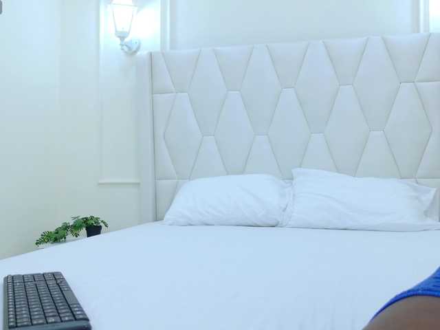 Corallemur live cam on BongaCams