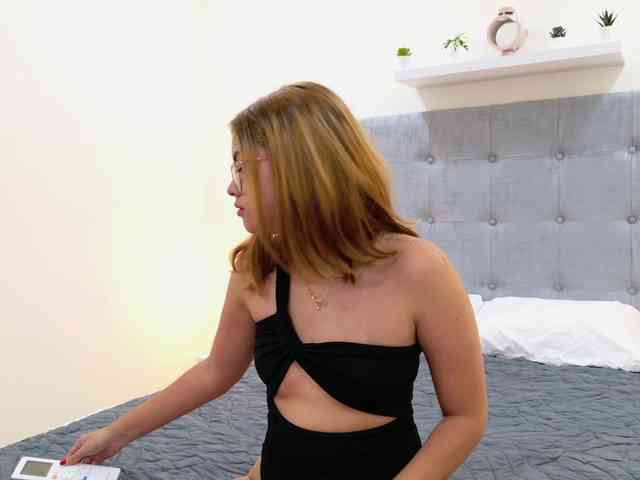 IsabellaFerrer webcam