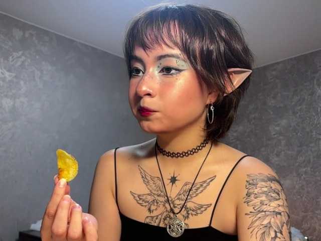 ShuPiela live cam on BongaCams