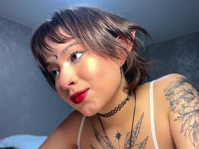 ShuPiela live webcam show