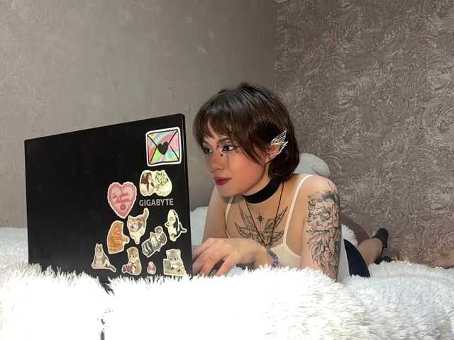 ShuPiela live cam on BongaCams