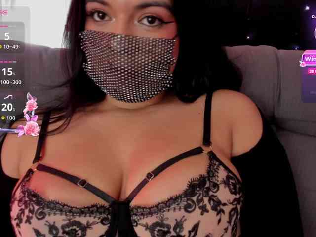Model: samaraAaliyah