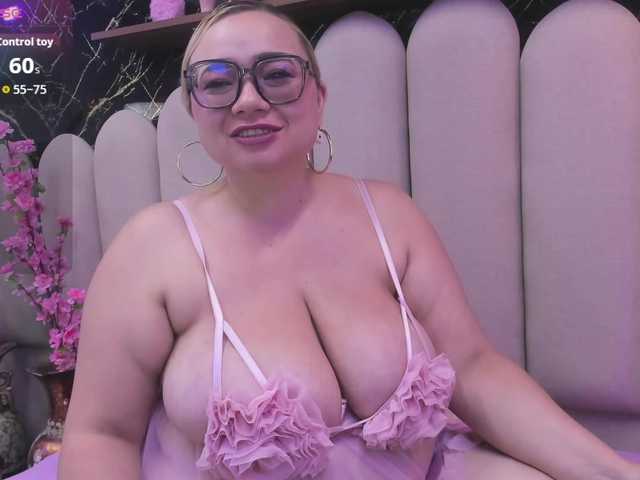 Amber-miller1 live cam on BongaCams