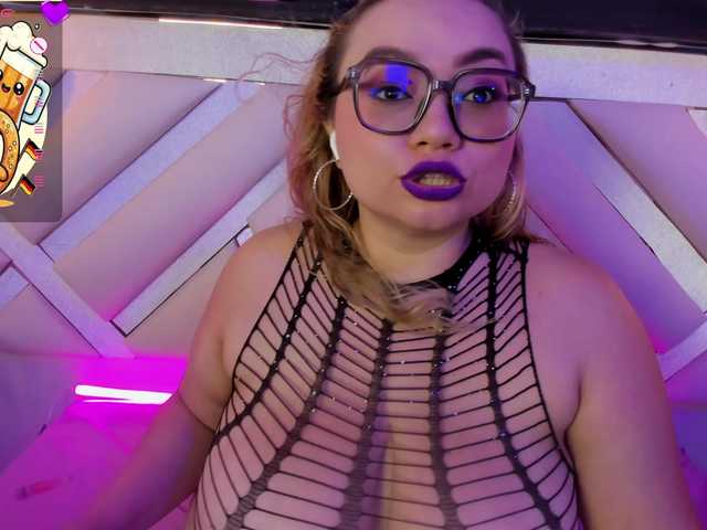 Amber-miller1 live cam on BongaCams