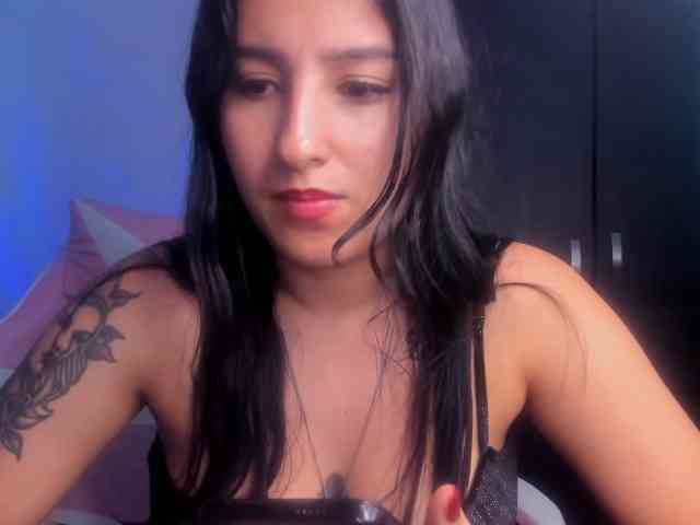 VelvetParis webcam