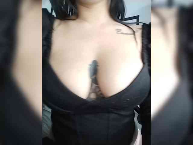 VelvetParis webcam