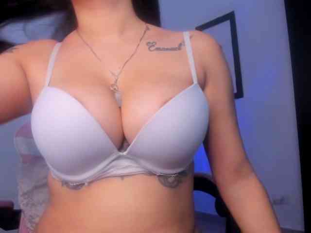 VelvetParis webcam