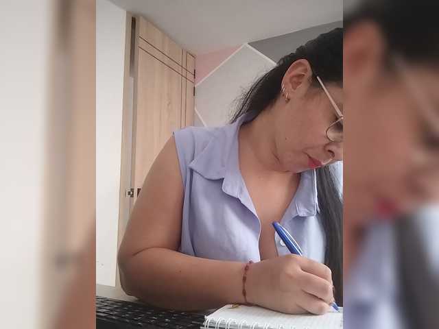 Paolitha25 live cam on BongaCams