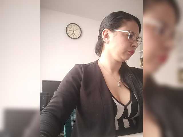 Paolitha25 live cam preview