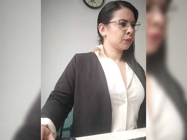 Paolitha25 live cam on BongaCams