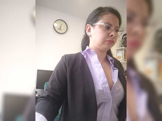 Paolitha25 live cam preview