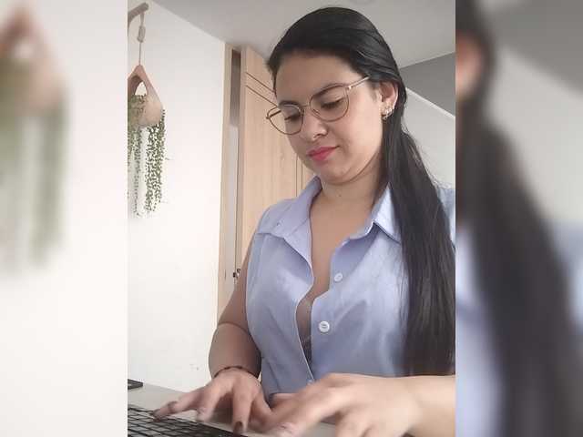 Paolitha25 live cam on BongaCams