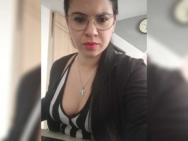 Paolitha25 live cam on BongaCams