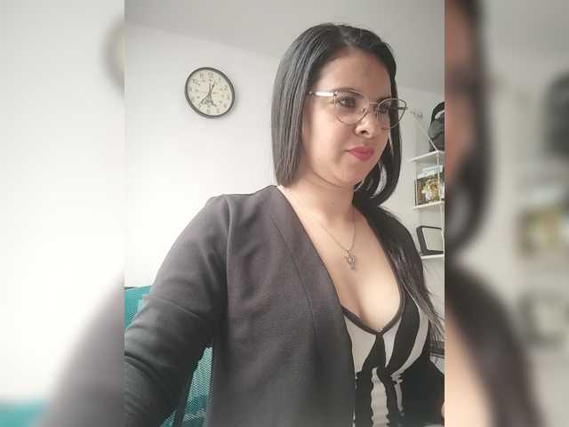 Paolitha25, en directo ahora en BongaCams