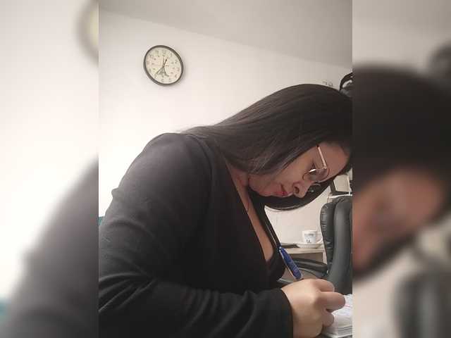 Paolitha25, en directo ahora en BongaCams