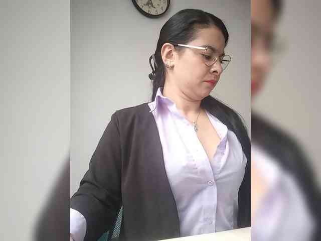 Paolitha25 webcam