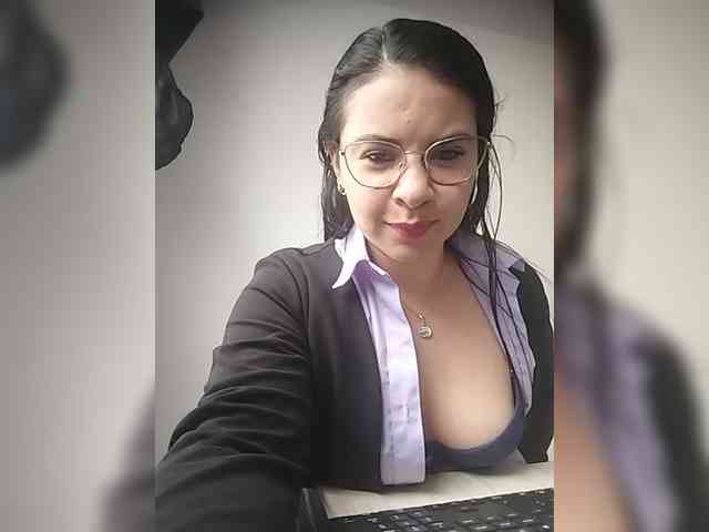 Paolitha25 webcam