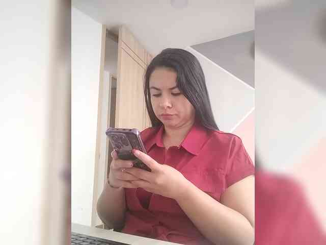 Paolitha25 webcam