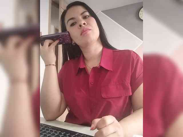 Paolitha25 webcam