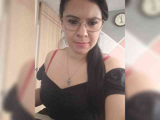 Paolitha25 webcam