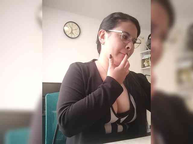 Paolitha25 webcam