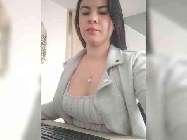 Paolitha25 webcam