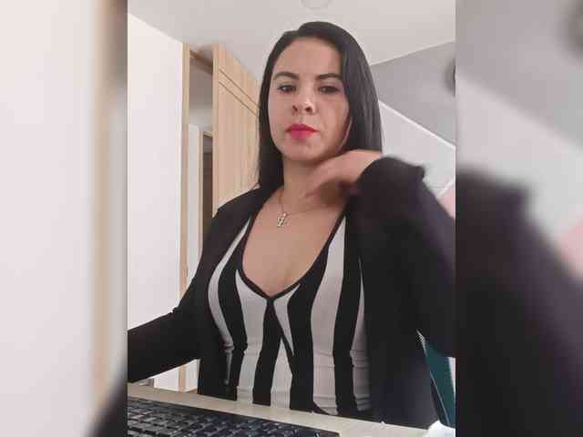 Paolitha25 webcam