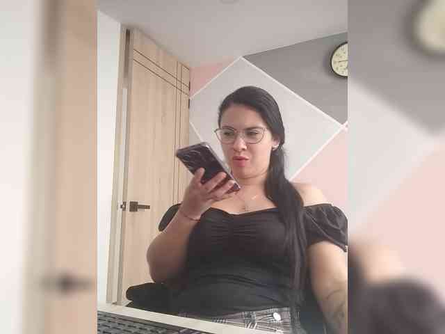Paolitha25 webcam